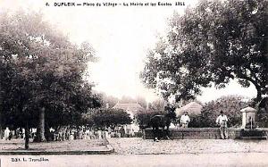 DUPLEIX - PLACE DU VILLAGE - MAIRIE ET ECOLES - 1911